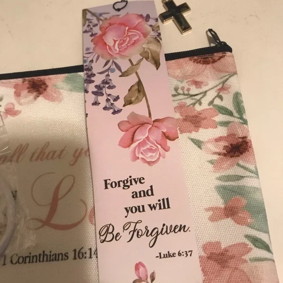 Religious Cosmetic Bag Beauty Bundle - Picture 4 of 4